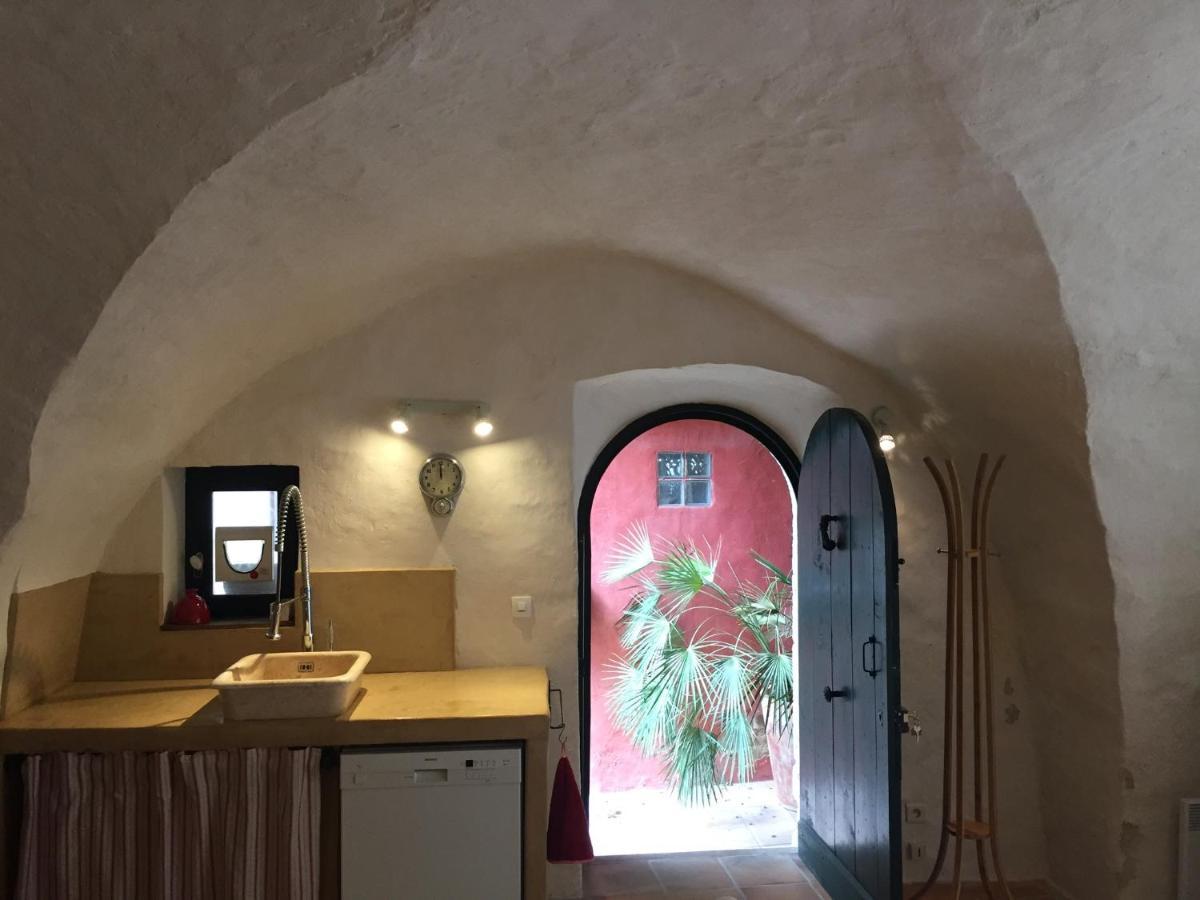 B&B Villa Des Muses La Roque-d'Antheron Buitenkant foto